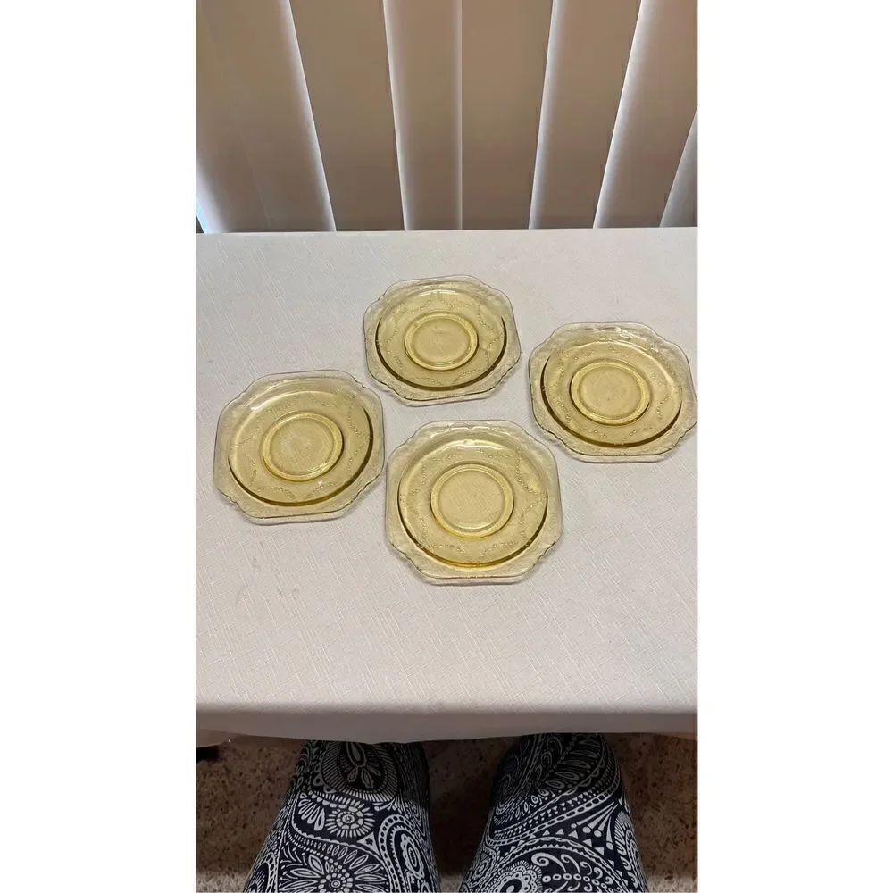 Vintage Federal Glass Gold Depression Yellow Bread And Butter Plates Set of 4